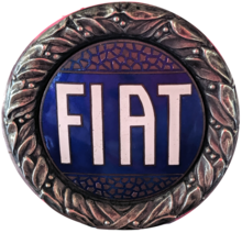 Fiat old logo on 514 model.png