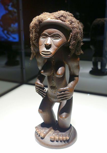 File:Figure of a king's mother or wife, Angola, Chokwe, 19th century AD, wood, hair - Ethnological Museum, Berlin - DSC02227.JPG