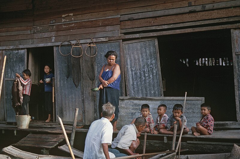 File:Floating market in khlong in Bangkok 1963 07.jpg