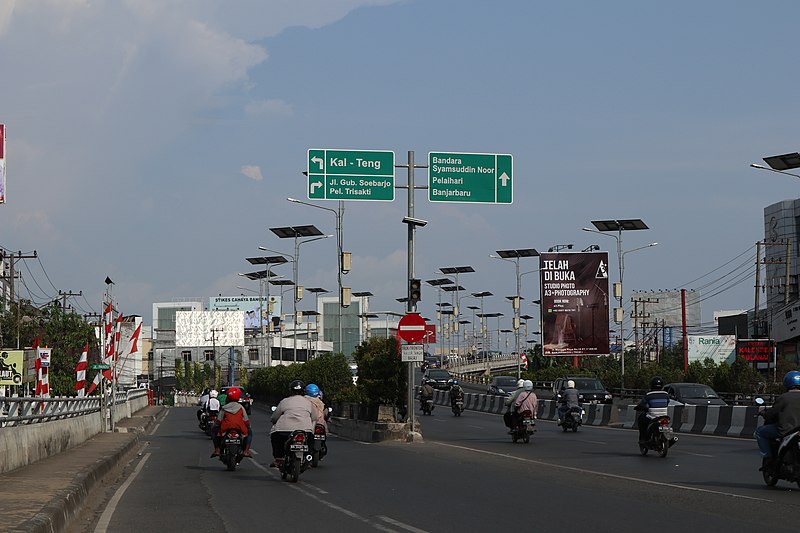 File:Flyover Banjarmasin.JPG