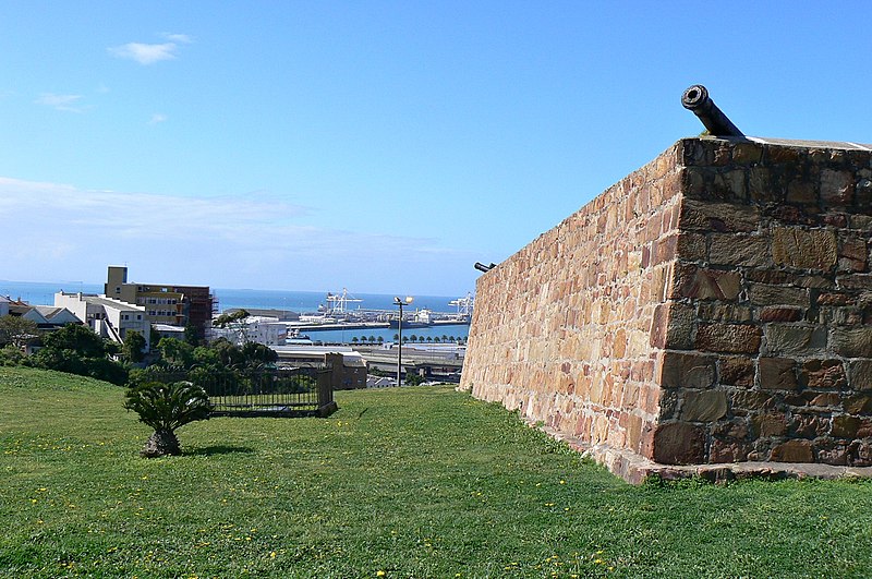 File:Fort Frederick with Evatt's grave.jpg