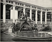 Fountain in French Court (3409426039).jpg