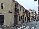 El conjunt d'habitatges unifamiliars adossats del carrer Fraternitat 22-30, entre Josep Torres i Tordera, és un conjunt amb protecció urbanística (nivell C).