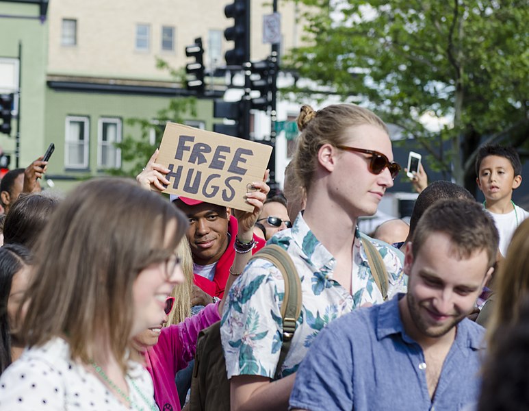 File:Free Hugs! (26796266312).jpg