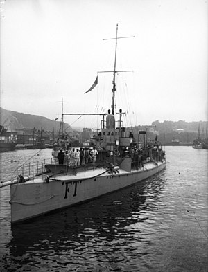 French destroyer Fleuret in Cherbourg on 31 July 1909.jpg