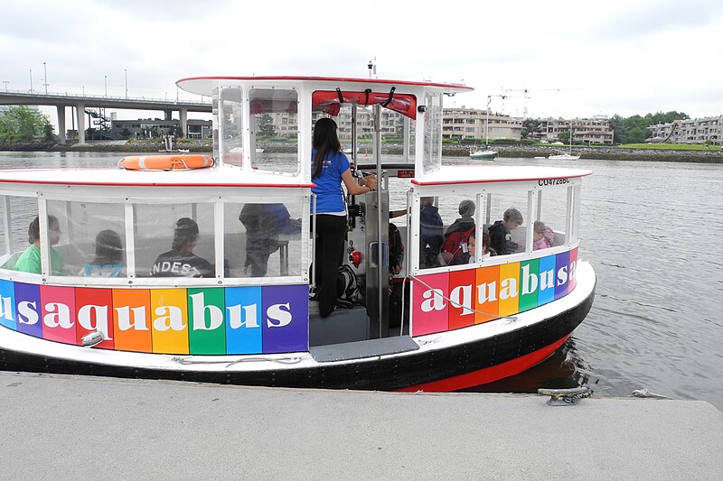 File:Fun ferry in Vancouver -a.jpg