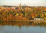 Vy över Georgetown University. I bakgrunden ses Washington National Cathedral.