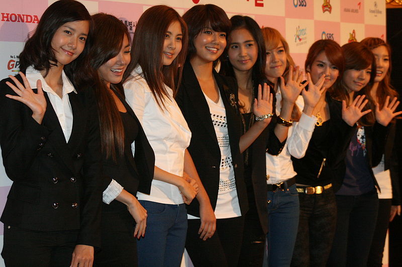 File:Girls' Generation in 2009 Asia Song Festival.jpg