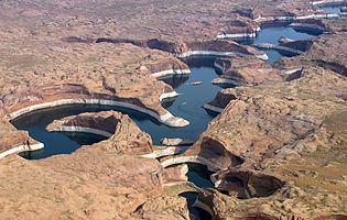 Glen Canyon National Recreation Area P1013171.jpg