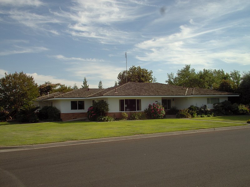 ranch style house 1970s