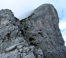 Vista della vetta dalla cresta orientale.