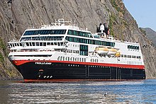 Hurtigruta MS Trollfjord.jpg