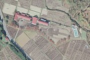 山谷中学校（1976年11月） 国土交通省 国土地理院 地図・空中写真閲覧サービスの空中写真を基に作成