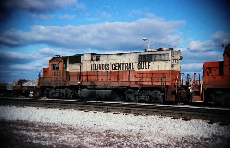 File:Illinois Central Gulf 9621 (GP38-2) STUYVESANT FISH (10566146776).jpg