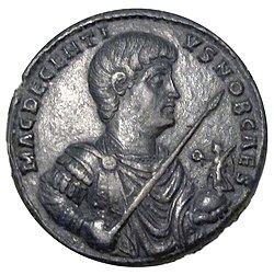 Impero, decenzio, medaglione in bronzo (roma), 350-353.JPG