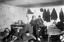 Opium den in San Francisco boarding house, late 19th century Interior chinese lodging house, san francisco.JPG