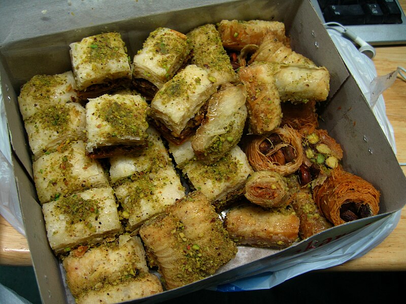 File:Iraqi food-Baklava and others.jpg