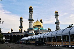 Jame' Asr Hassanil Bolkiah Mosque (2023) 02.jpg