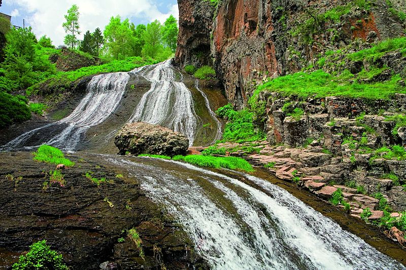 File:Jermuk Waterfall4.jpg