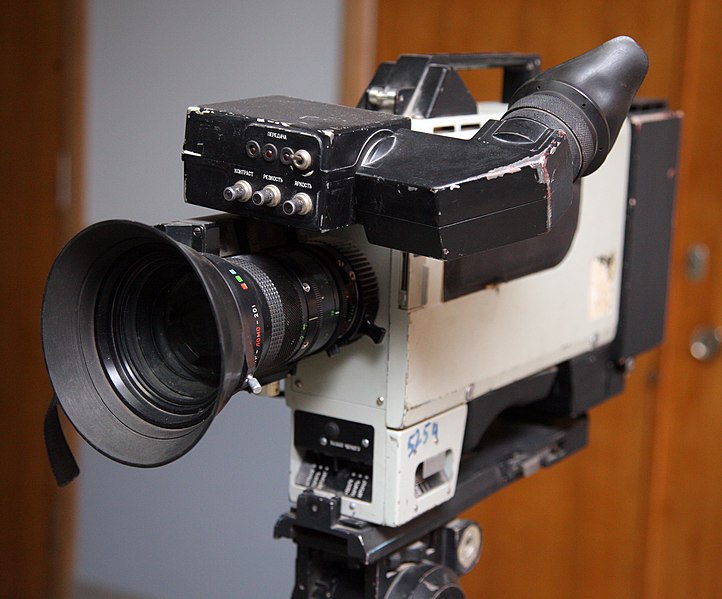 File:KT-190 video camera.jpg