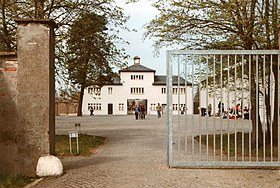 KZ_Sachsenhausen-Turm_A.jpg