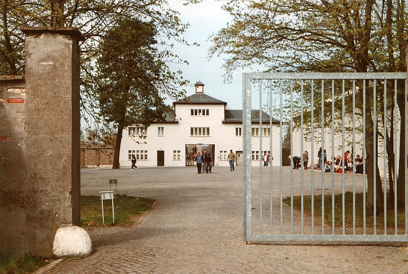File:KZ Sachsenhausen-Turm A.jpg