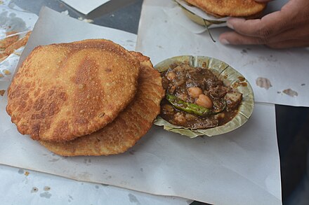 Kachori sabji is a popular breakfast in Uttar Pradesh.