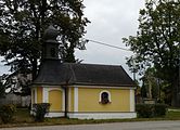 Čeština: Kaple Nejsvětější Trojice ve vsi Pístov, okres Jihlava, kraj Vysočina. English: Chapel of the Holy Trinity in the village of Pístov is part of the town of Jihlava in Jihlava District, Vysočina Region, Czech Republic.