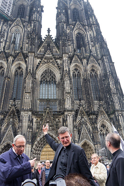 File:Kardinal Woelki - Weg zum und Mittagsgebet im Kölner Dom-3196.jpg