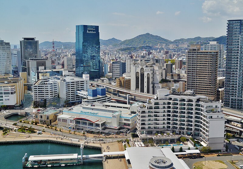 File:Kobe Kobe Port Tower Blick auf die Harbour Area 16.jpg