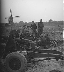 Royal Netherlands Motorized Infantry Brigade (Prinses Irene Brigade) on the Tilburg Breda road, 26 October Koninkijke Nederlandse Prinses Irene Brigade in Nederland. De weg Tilburg-Breda., Bestanddeelnr 934-9729.jpg