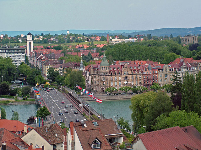 מרכז העיר על נהר הריין