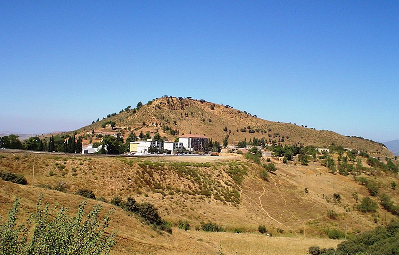 File:L'assistance, Benchicao - panoramio.jpg