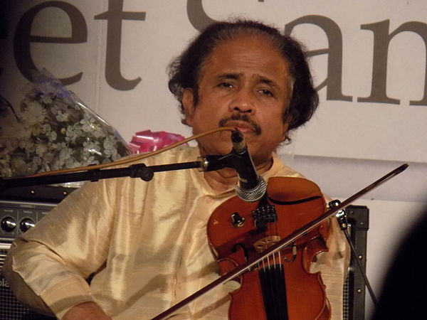 Subramaniam performing at Kolkata in 2015