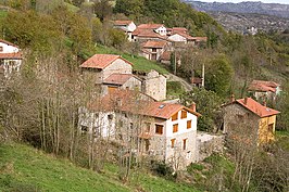 Vista de la localidad de La Molina, en Cabrales.