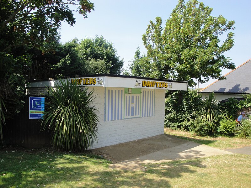 File:Lake Cliff Path old Drifters kiosk.JPG