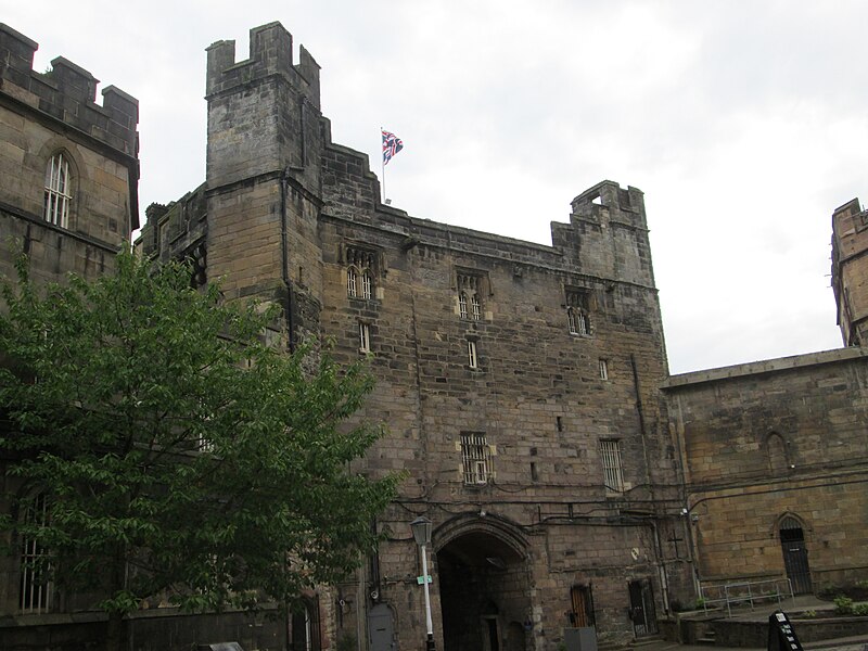 File:Lancaster Castle - the entrance from inside - geograph.org.uk - 4683480.jpg