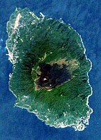 三原山: 構造, 周辺環境, 火山活動史