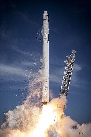 <span class="mw-page-title-main">Falcon 9 v1.1</span> Second version of the SpaceX medium-lift launch vehicle