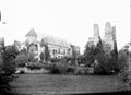 Le château dAssier, façade du Levant, 14 octobre 1902 (8551450704).jpg