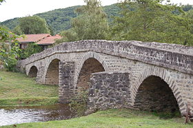 Alte Brücke über den Senouire