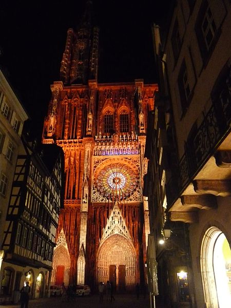 File:Lightplay on the west façade of Strasbourg Cathedral.jpg