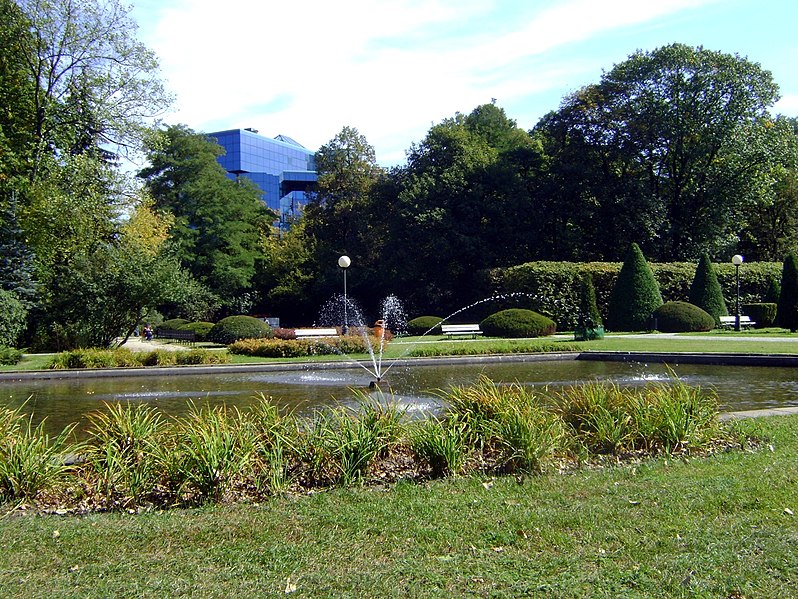 File:Lodz Park Matejki(pischmak).JPG