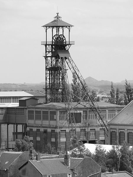 File:Loos-en-Gohelle - Fosse n° 11 - 19 des mines de Lens (085).JPG