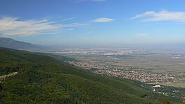 Lozèn : le village et Sofia vus depuis la montagne Lozèn