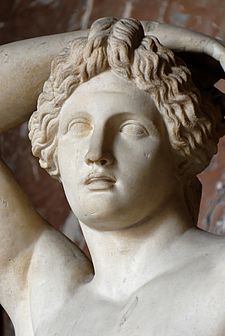 Apollónova hlava, detail sochy lýkijského Apollóna