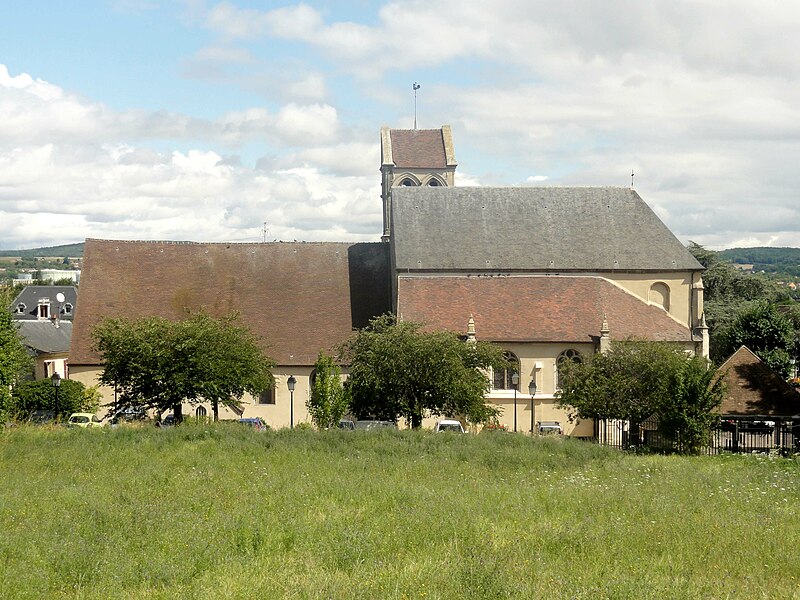 File:Mézières-sur-Seine (78), église Saint-Nicolas, vue depuis le sud 2.jpg