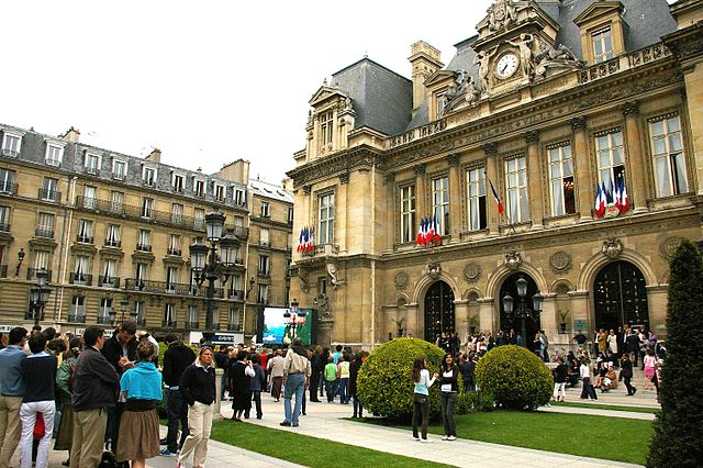 A Prefeitura de Neuilly-sur-Seine.