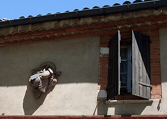 La Maison à la mouche, ancienne ferme avec un élevage de vaches[7].