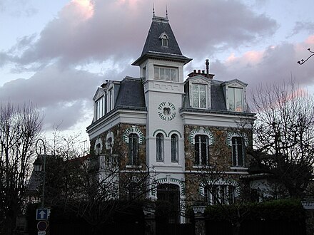 Mansion in the exclusive Parc de Montretout